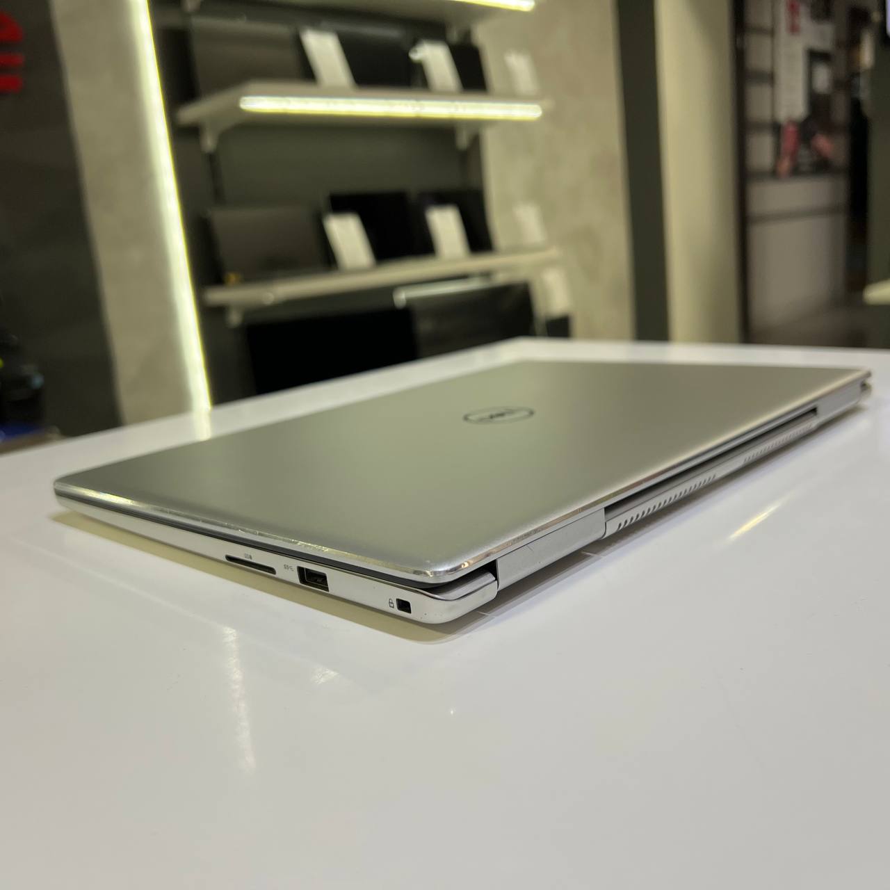 Dell Inspiron 7370 Intel Core i5-8250U/8Gb/256Gb SSD/Win11