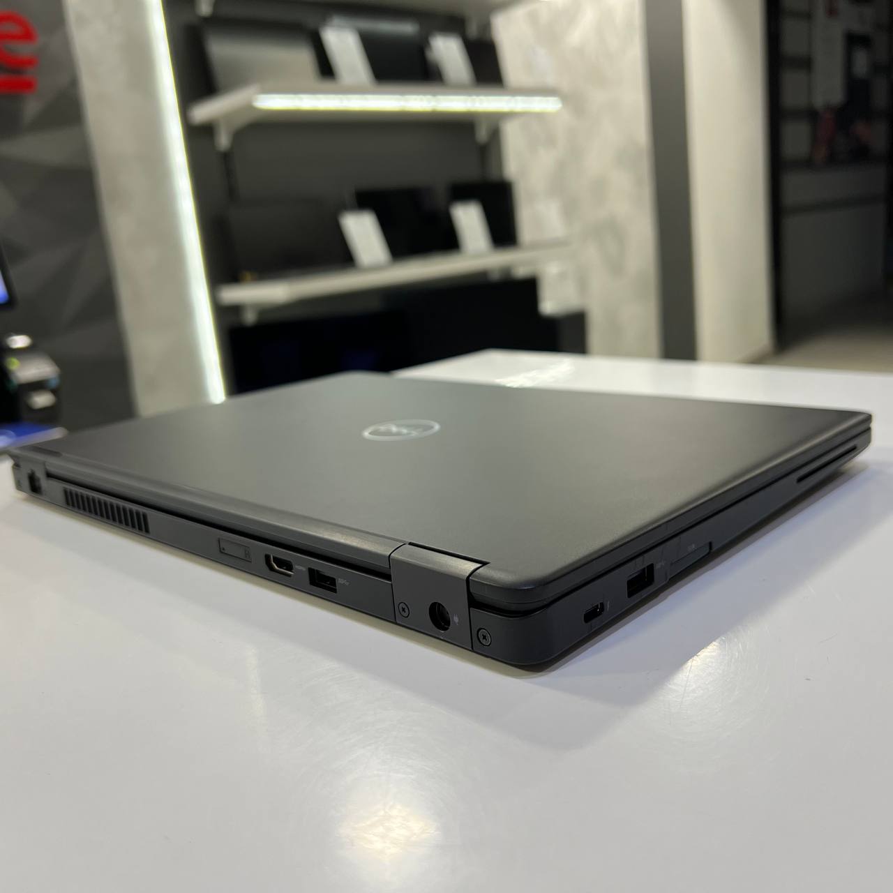 Dell Latitude 5491 Intel Core i5-8400H/MX130 2Gb/16Gb/256Gb SSD/Win11 (вживаний)
