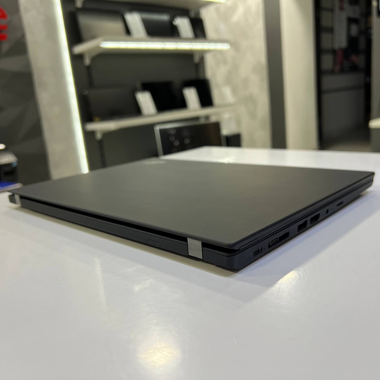 Lenovo ThinkPad T490 Intel Core i5-8265U/16Gb/256Gb SSD/Win11