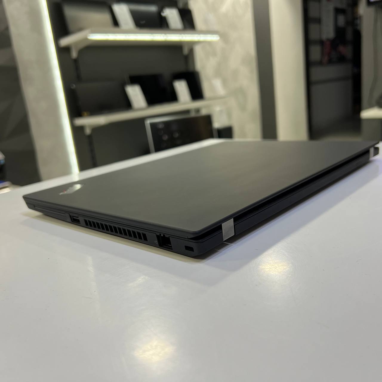 Lenovo ThinkPad T490 Intel Core i5-8265U/16Gb/256Gb SSD/Win11