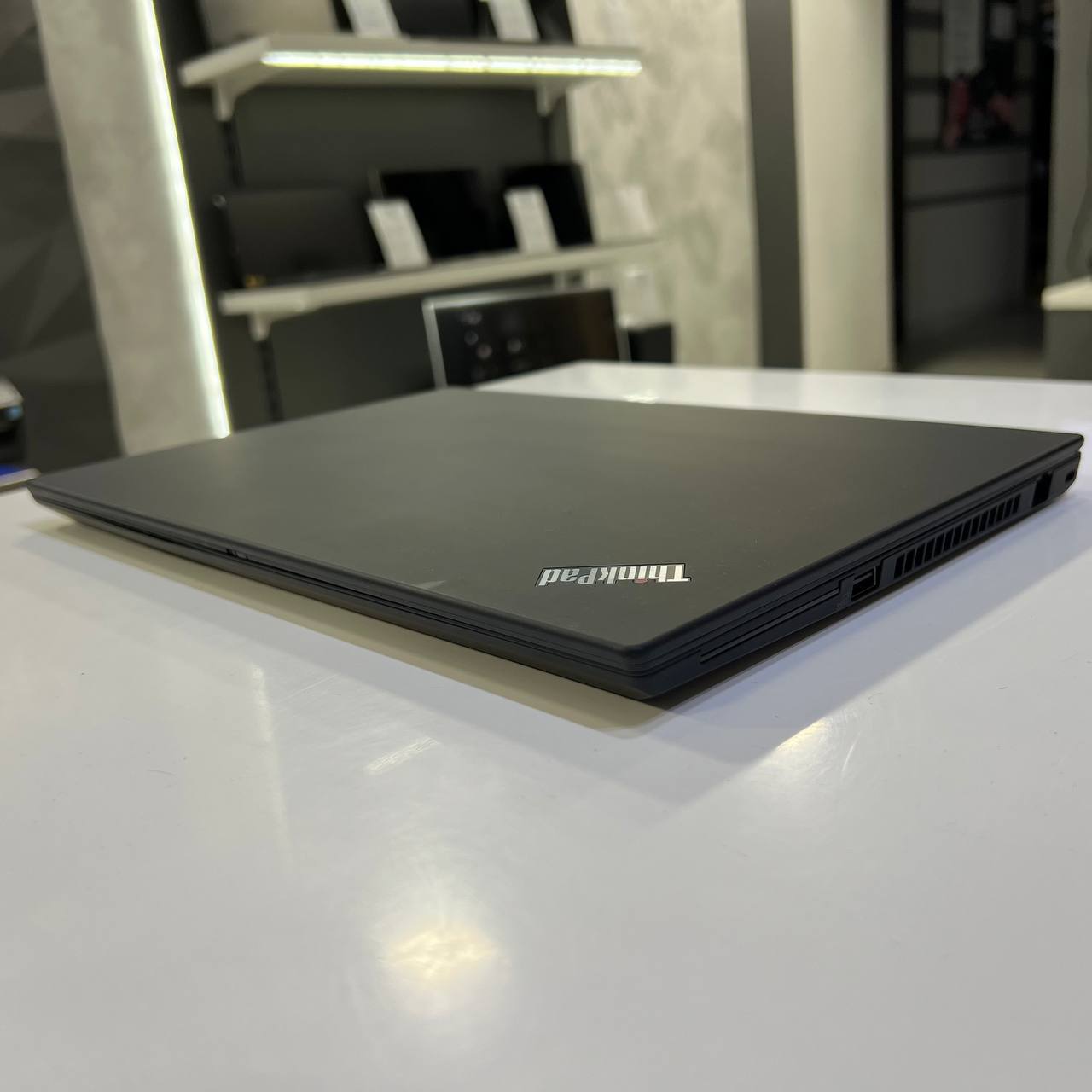 Lenovo ThinkPad T490 Intel Core i5-8265U/16Gb/256Gb SSD/Win11