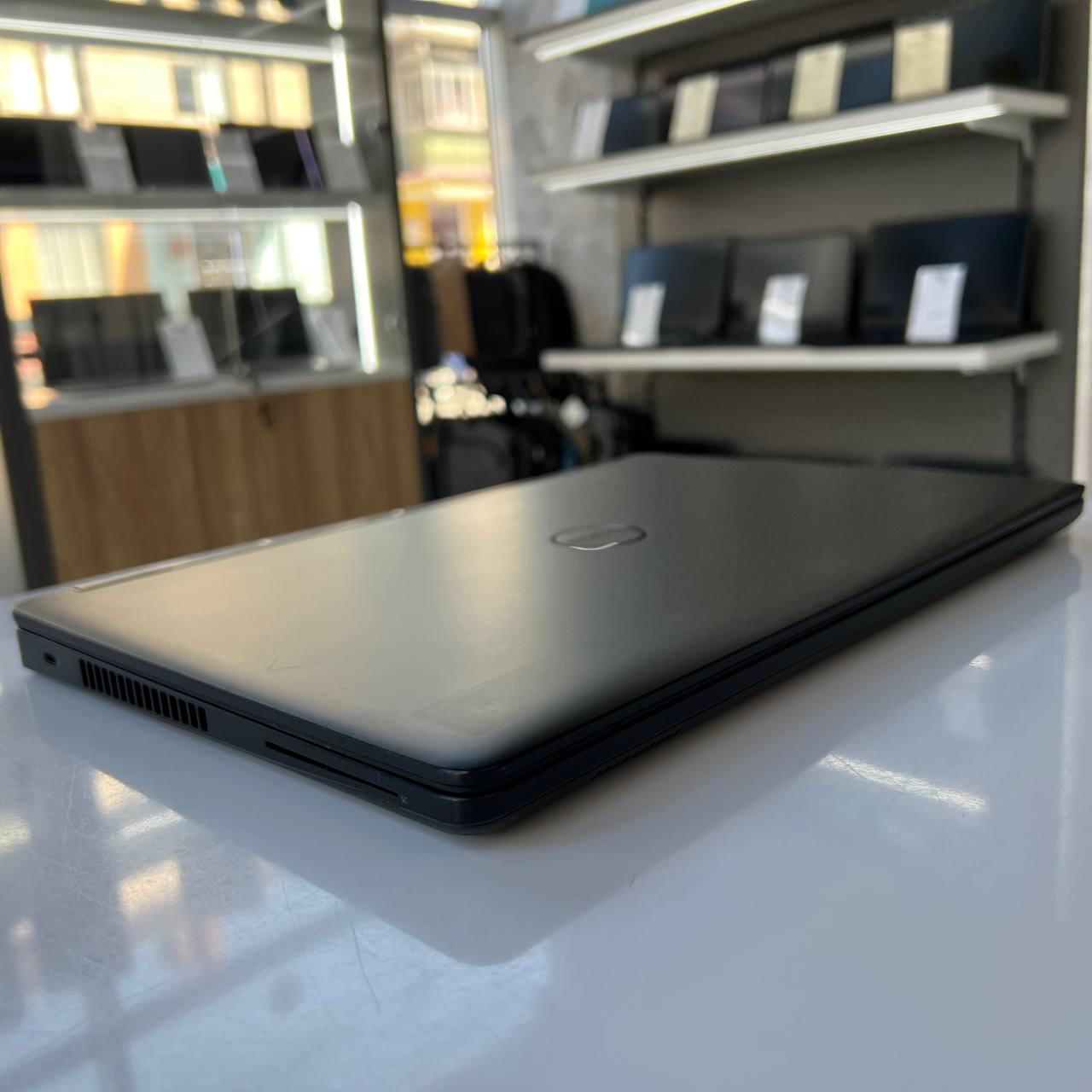 Dell Latitude E5570 Intel Core i7-6820HQ/R7 M370 2Gb/16Gb/256Gb SSD/Win10 (вживаний)