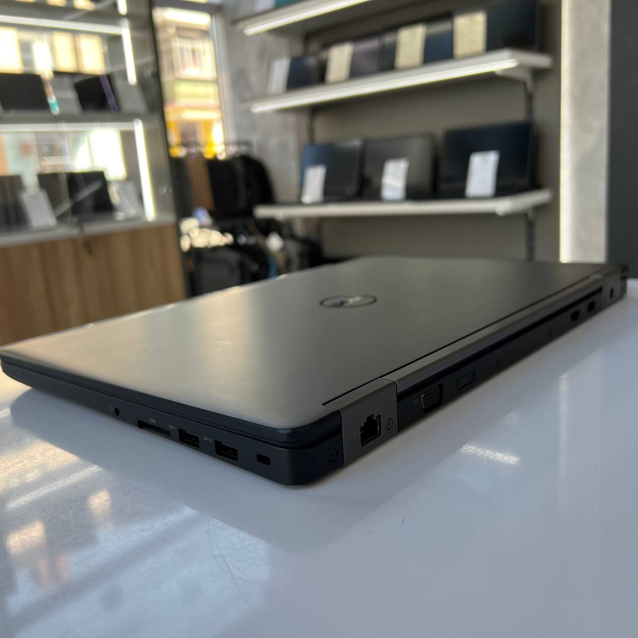 Dell Latitude E5570 Intel Core i7-6820HQ/R7 M370 2Gb/16Gb/256Gb SSD/Win10 (вживаний)