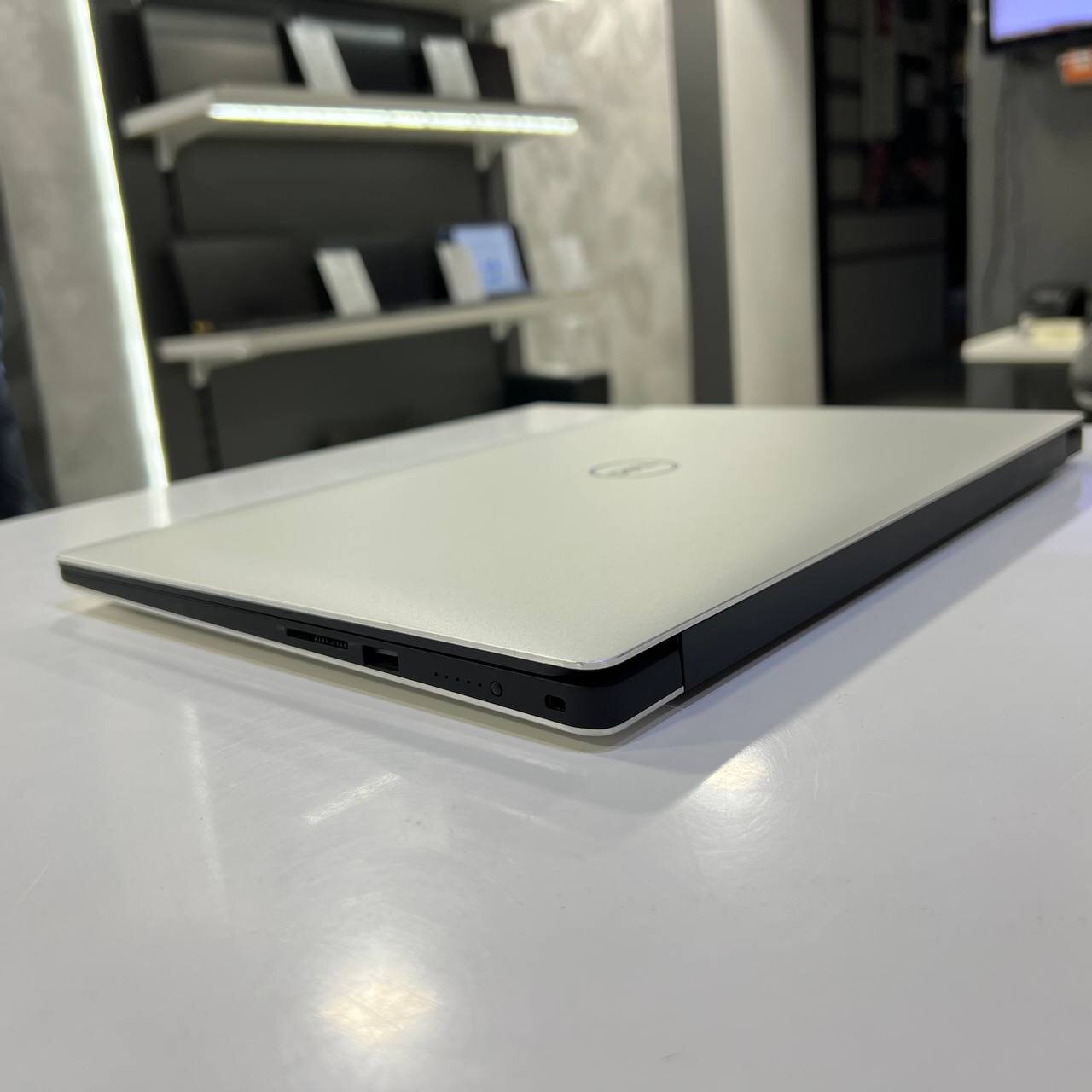 Dell XPS 7590 Intel Core i7-9750H/GTX1650 4GB/32Gb/1Tb SSD/Win11 (вживаний)