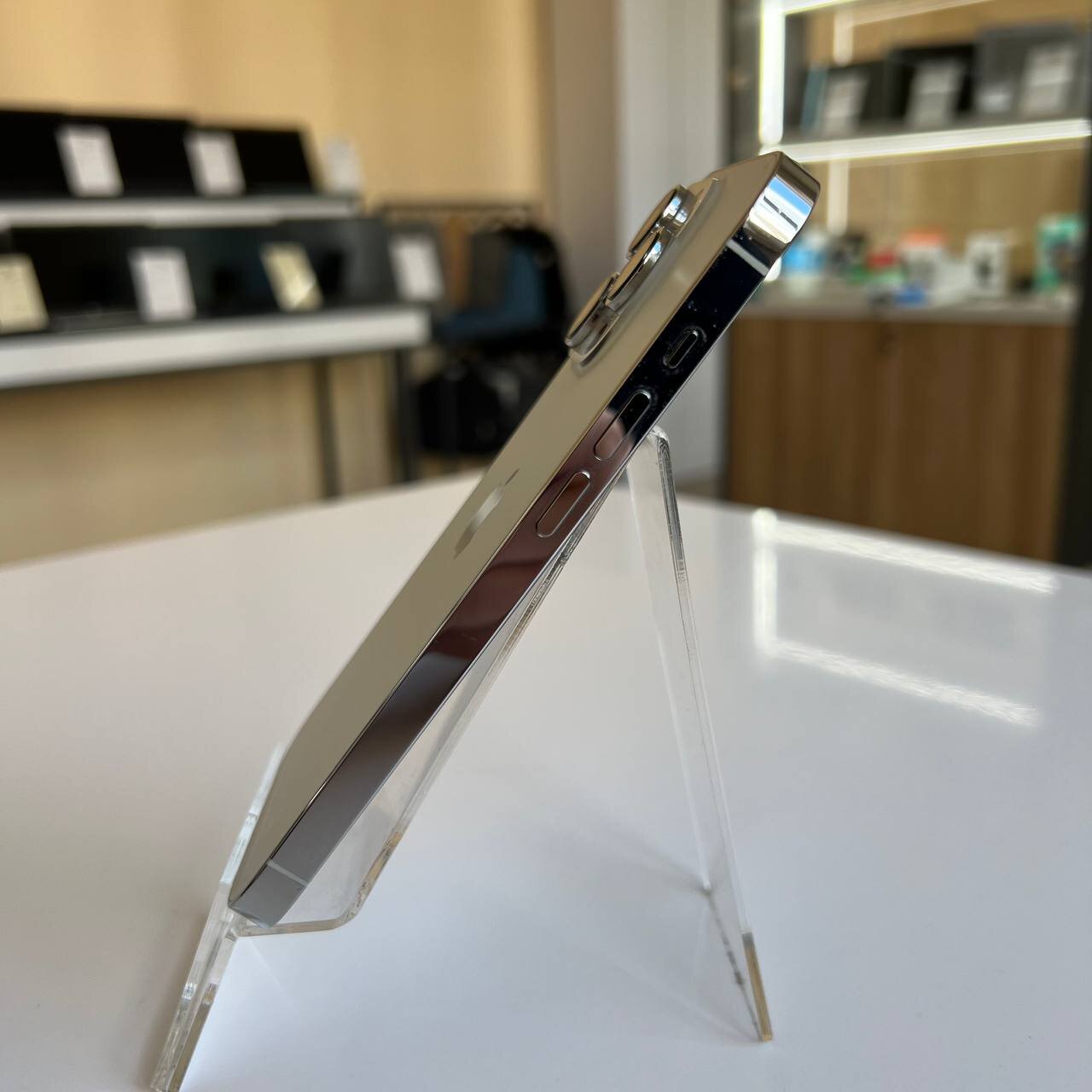 Apple iPhone 14 Pro 128 Gb Silver (e-Sim) (вживаний)