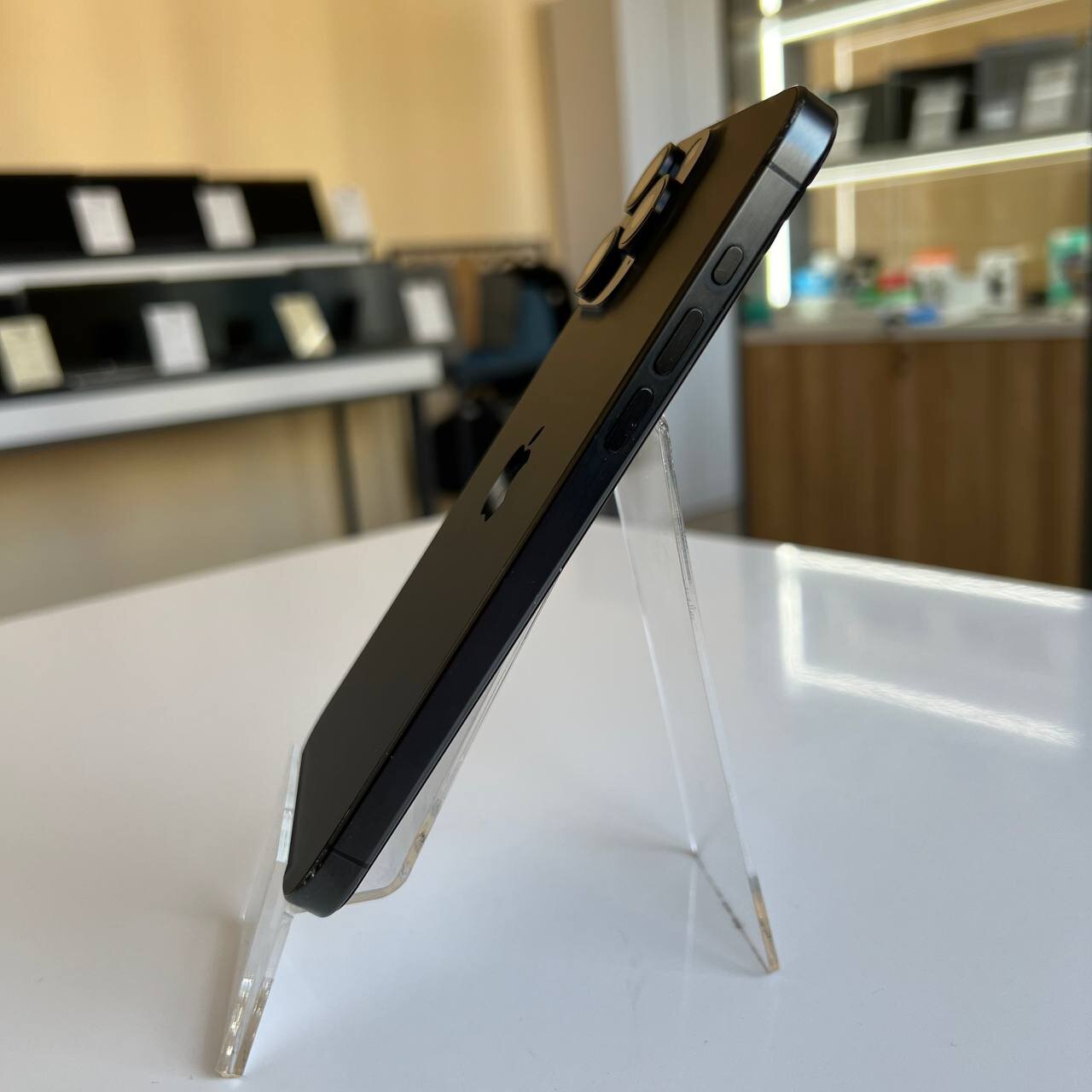 Apple iPhone 15 Pro Max 512 Gb Black Titanium (e-Sim) (вживаний)