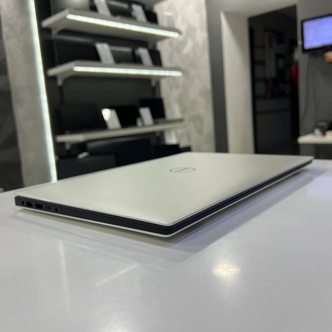 Dell XPS 15 7590 Intel Core i7-9750H/GTX1650 4GB/32Gb/512Gb SSD/Win11 (вживаний)