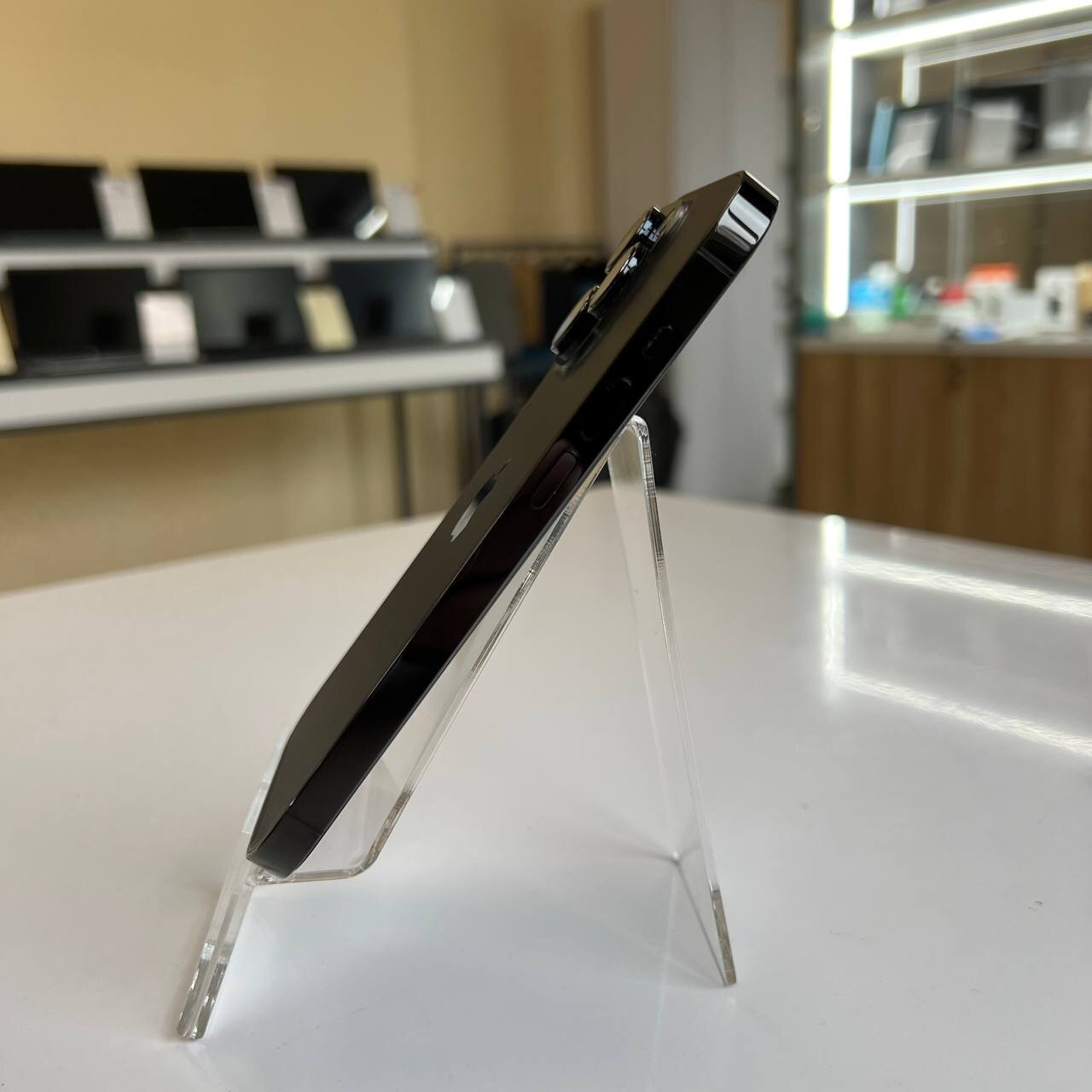 Apple iPhone 14 Pro 256 Gb Space Black (e-Sim) (вживаний)