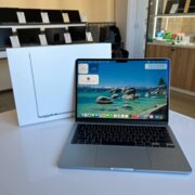 Apple MacBook Air 13 A3240 Sky Blue (2025) Apple M4/16Gb/256Gb SSD/Tahoe (вживаний)