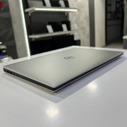 Dell XPS 9560 Intel Core i7-7700HQ/GTX1050 4Gb/16Gb/256Gb SSD/Win10