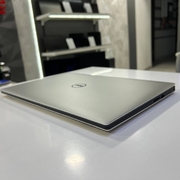 Dell XPS 9560 Intel Core i7-7700HQ/GTX1050 4Gb/16Gb/256Gb SSD/Win10